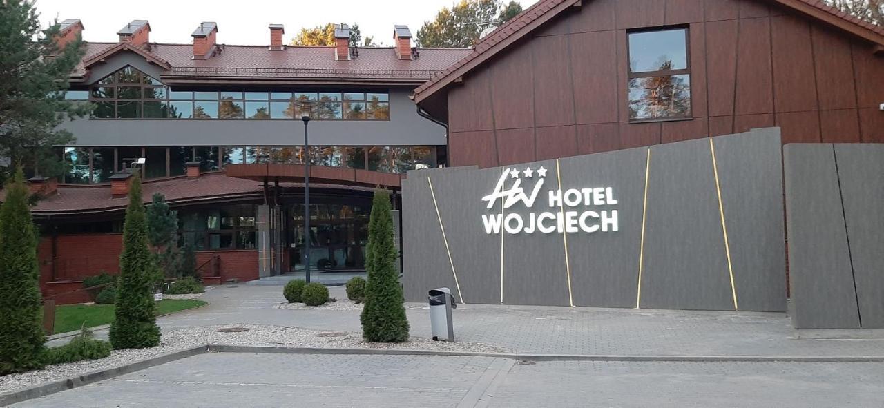 Hotel Wojciech Августув Экстерьер фото