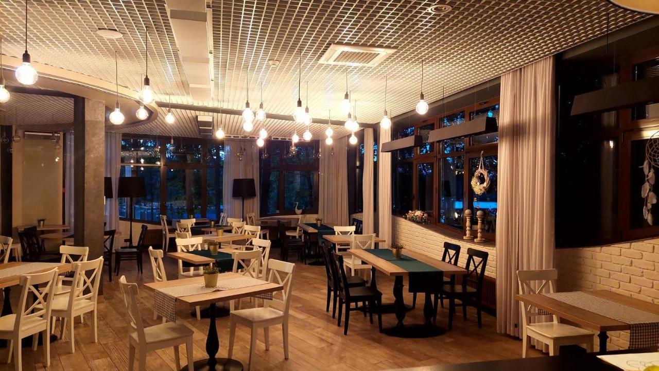Hotel Wojciech Августув Экстерьер фото